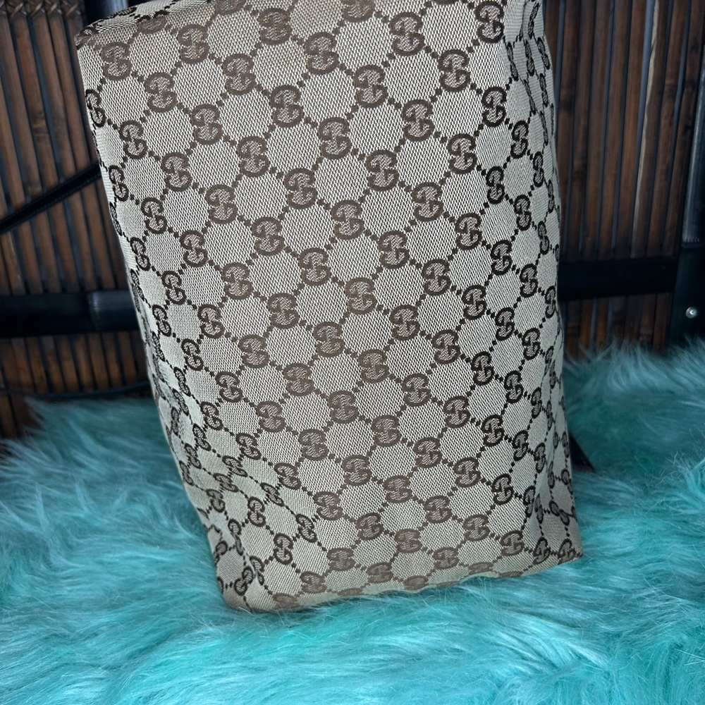 Gucci Shoulder Bag - Picture 5 of 11